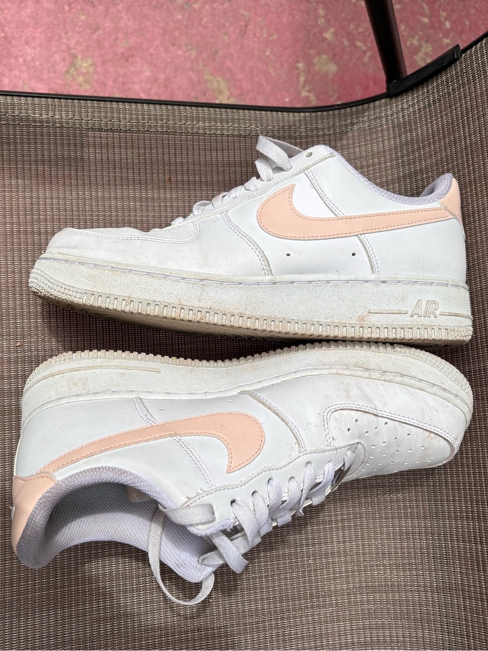 Nike sneakers women pre owned